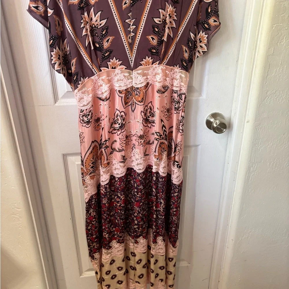 Farm Rio Glam Tapestry Laces Short-Sleeve Maxi Dress - Picture 16 of 16